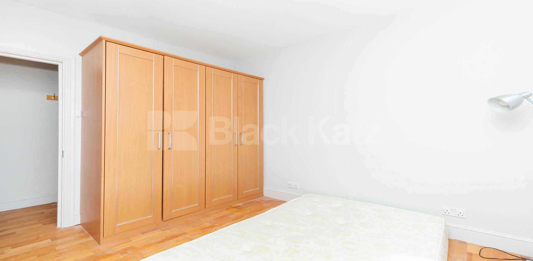 Spacious two bed with a modern kitchen, tiled modern bathroom, mins to tube Fortess Grove, Kentish Town